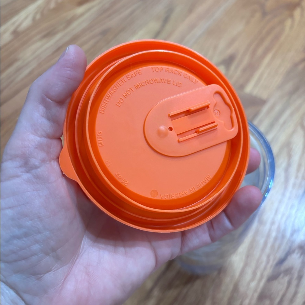 Tervis Clear Tumbler with Orange Lid and Daisy Design - Picture 6 of 6